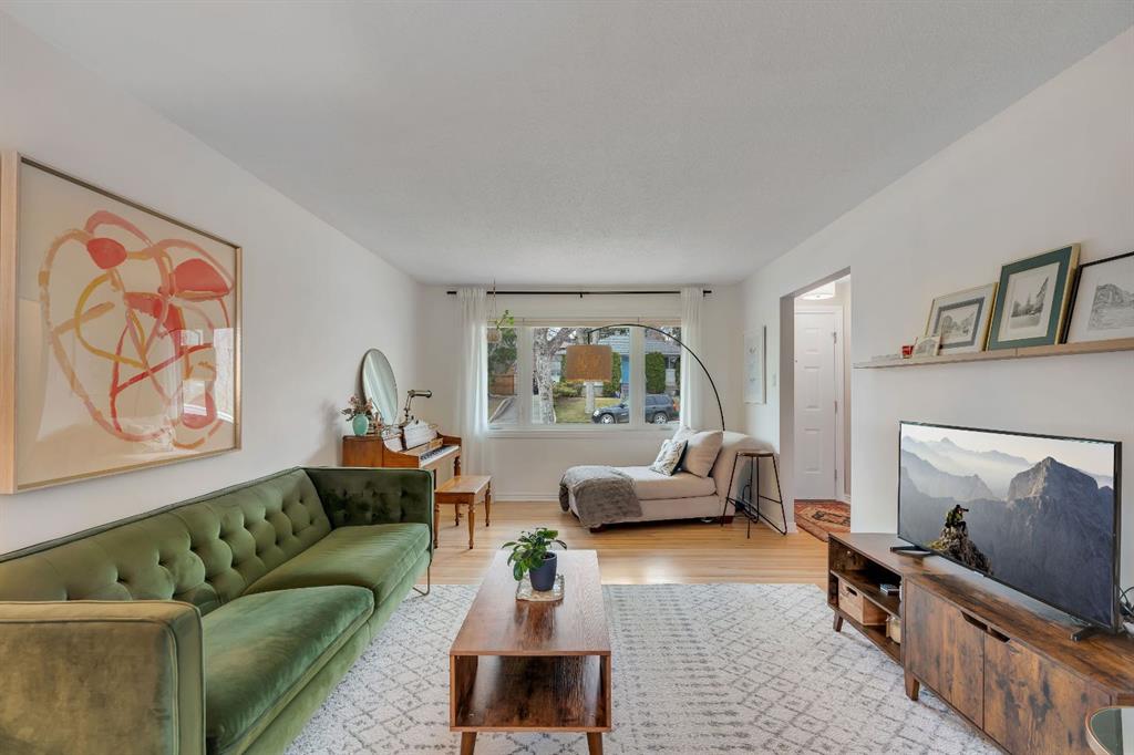 254 Hendon Drive NW, Calgary, Alberta, T2K 1Z5