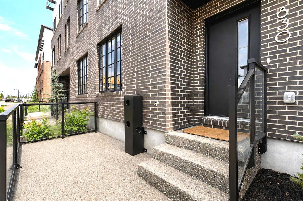 830 81 Street SW, Calgary, Alberta, T3H 6H9