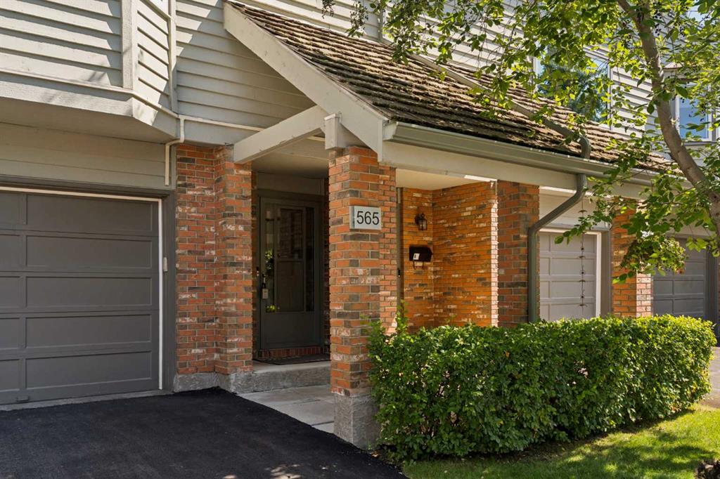 565 Point Mckay Grove NW, Calgary, Alberta, T3B 5C4