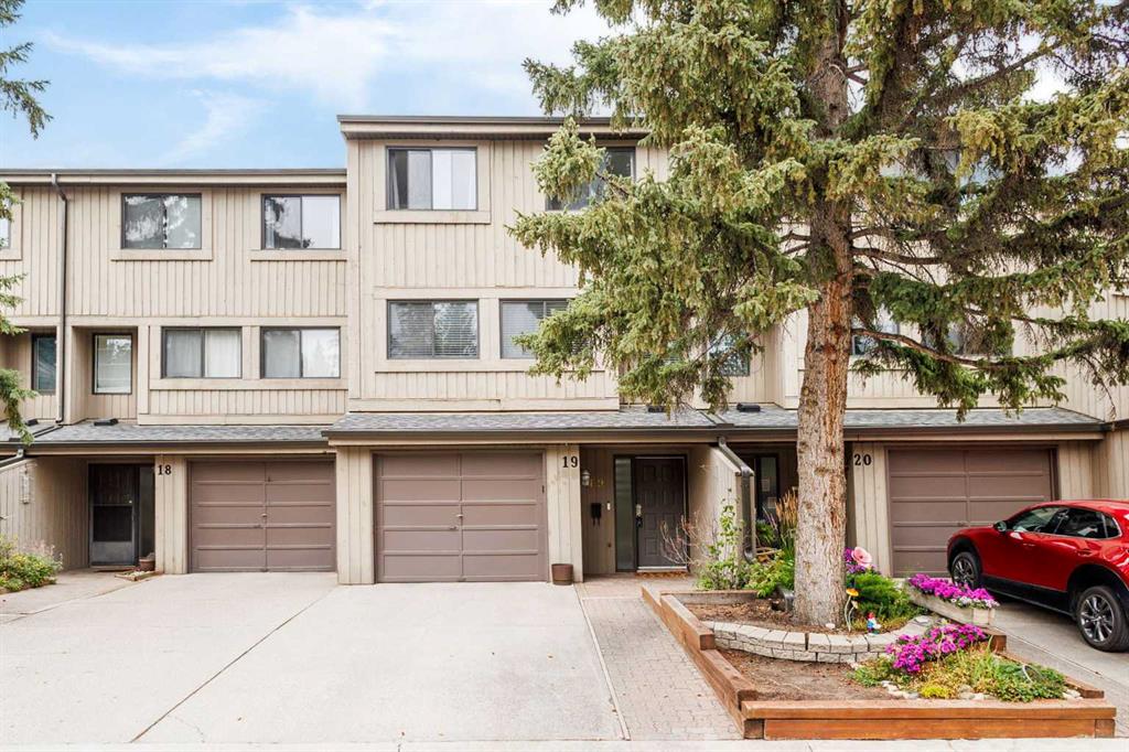 #19 10401 19 Street SW, Calgary, Alberta, T2W 3E7