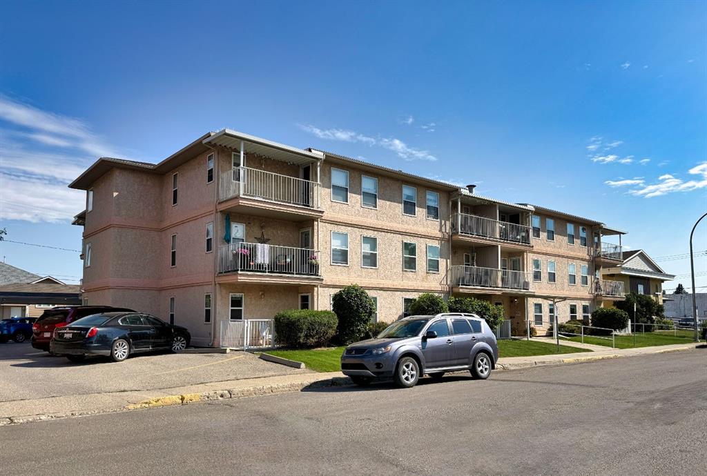 #202 5026 49 Street, Olds, Alberta, T4H 1V7