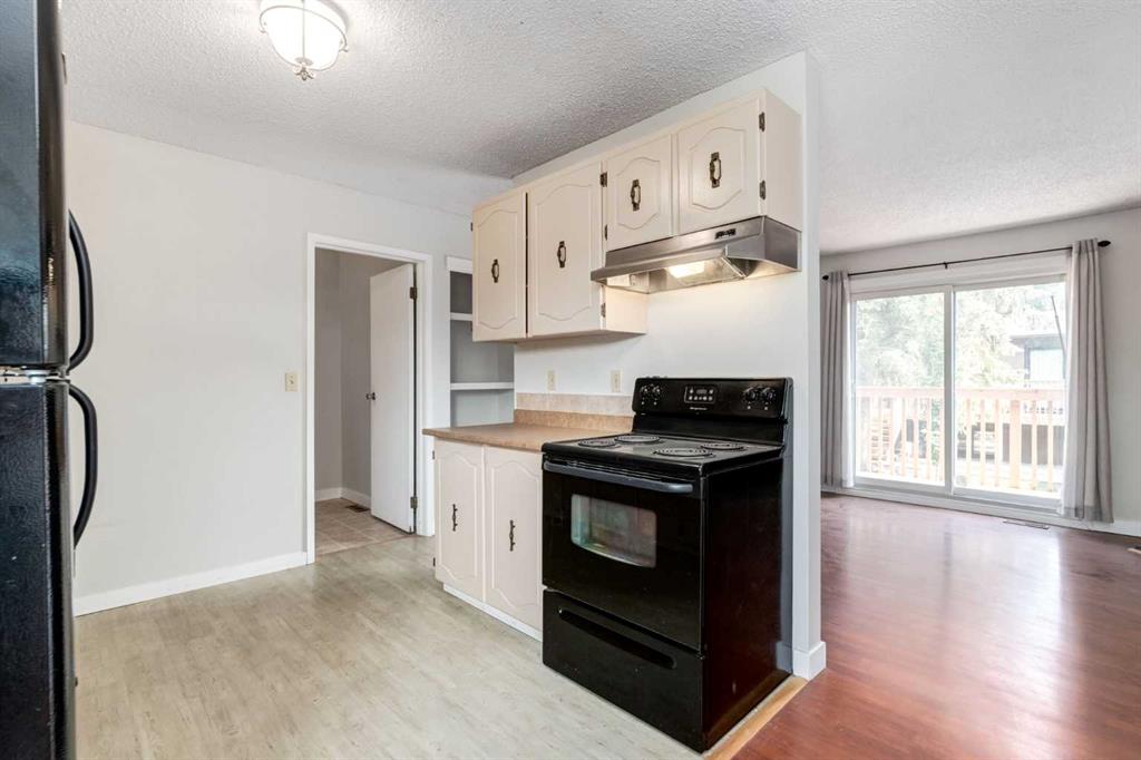 #6 4527 73 Street NW, Calgary, Alberta, T3B 2M3